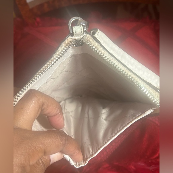 •SALE•Michael Kors Cream Wallet with a Wristlet Strap: Clean Used Condition - Picture 9 of 16